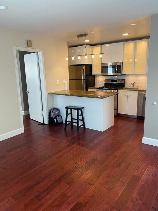 209 38th Pl in Manhattan Beach, CA - Building Photo