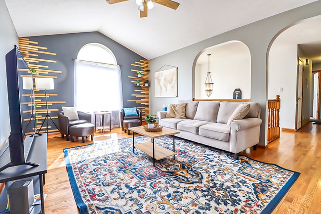 property at 1524 Hilltop Rd