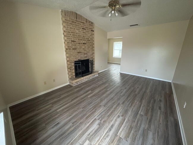 2109 Lago Trail in Killeen, TX - Building Photo - Building Photo