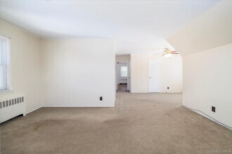 19 Daley Pl in Lynbrook, NY - Building Photo - Building Photo