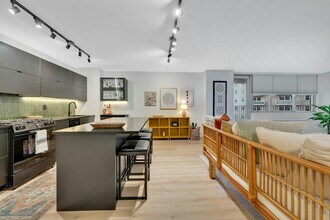 6040 JFK Blvd E in West New York, NJ - Building Photo - Building Photo