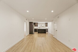 751 N Alfred St in Los Angeles, CA - Building Photo - Building Photo