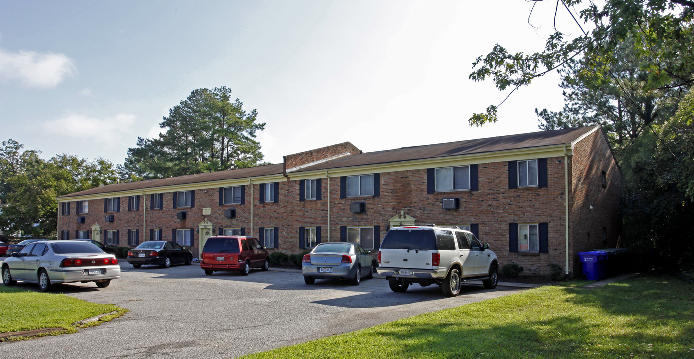 Governor Bosely Apartments in Suffolk, VA - Building Photo