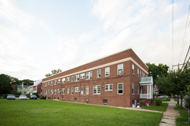 1200 Kenmore Ave in Fredericksburg, VA - Building Photo - Building Photo