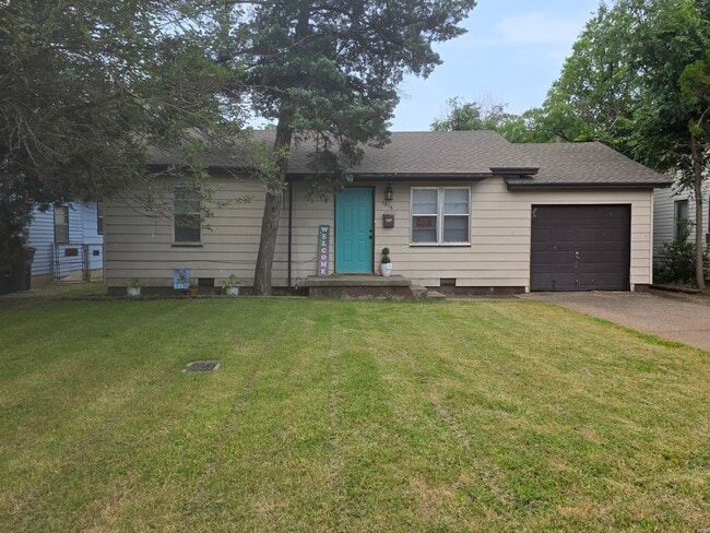 property at 1516 NW Hoover Ave