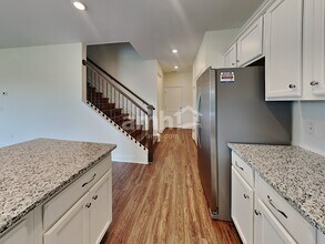 2008 Bennett Dr in Lebanon, TN - Foto de edificio - Building Photo