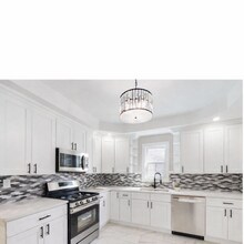 24 Academy St, Unit 1st Floor in Amsterdam, NY - Foto de edificio - Building Photo