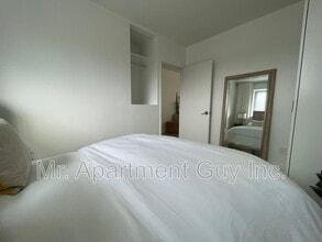 1284 Fennell Ave E in Hamilton, ON - Building Photo - Building Photo