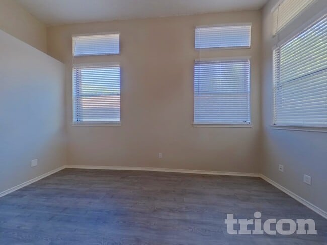 5328 Waterford Dr in Mesquite, TX - Foto de edificio - Building Photo