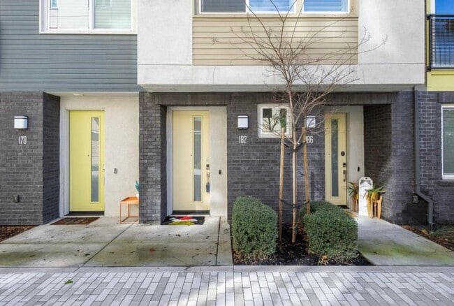 182 Velocity Way in San Jose, CA - Building Photo - Building Photo