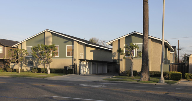 435-439 E Commonwealth Ave in Fullerton, CA - Building Photo - Building Photo