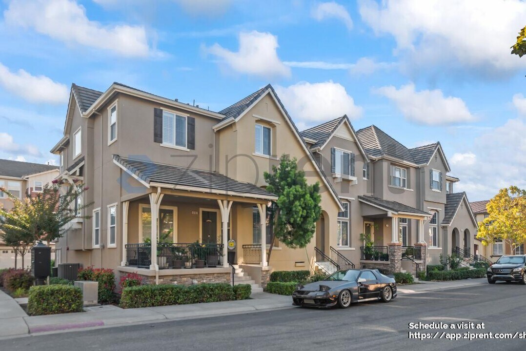 6185 Yardley Ln in San Ramon, CA - Building Photo