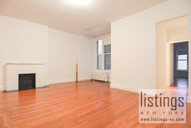 40 E 66th St in New York, NY - Building Photo