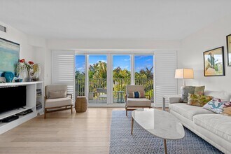 223 Atlantic Ave in Palm Beach, FL - Building Photo - Building Photo