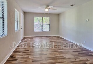 2820 Calloway Cir in Jacksonville, FL - Building Photo - Building Photo