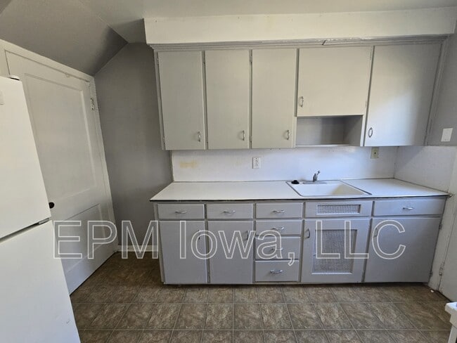 237 Madison St in Waterloo, IA - Building Photo - Building Photo