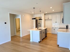 2 Codman Wy in Westborough, MA - Building Photo - Building Photo