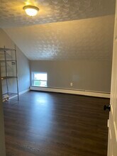 198 Tecumseh St, Unit 3rd floor in Fall River, MA - Building Photo - Building Photo