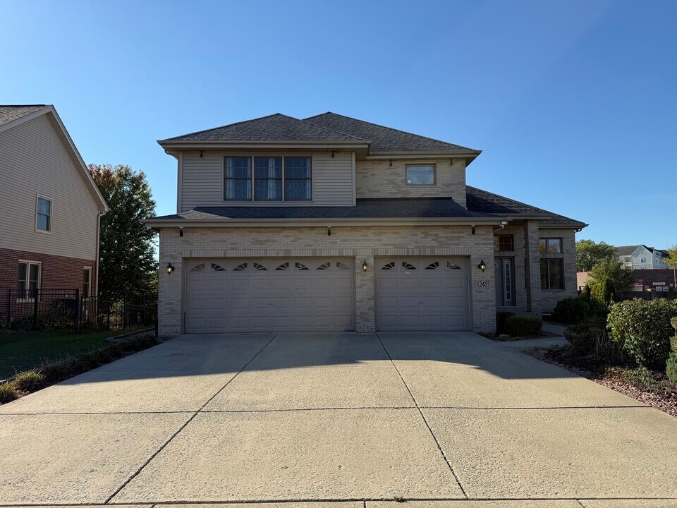 12457 Walden Rd in Homer Glen, IL - Building Photo