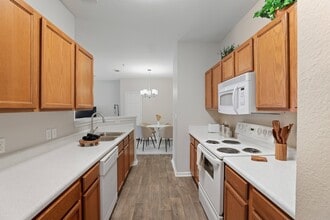 Majestic Oaks in Pensacola, FL - Building Photo - Building Photo