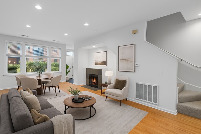 945 N Howe St in Chicago, IL - Building Photo - Building Photo