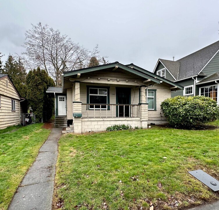 1142 Ellis St in Bellingham, WA - Building Photo