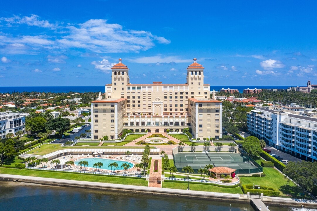 150 Bradley Pl in Palm Beach, FL - Building Photo