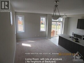 219 Bandelier Way in Ottawa, ON - Building Photo - Building Photo
