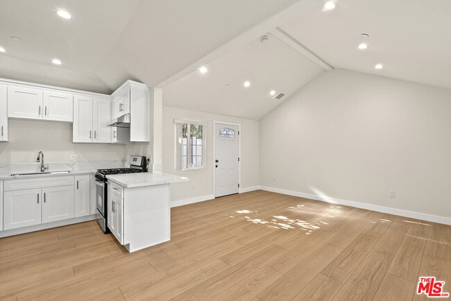 property at 6516 1/2 Beck Ave