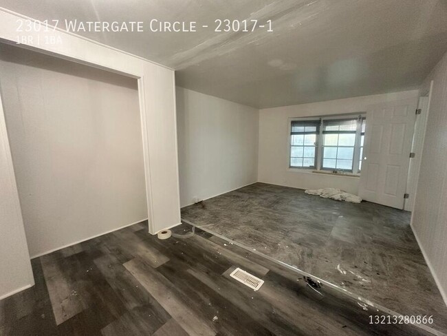 property at 23017 Watergate Cir