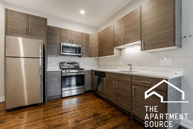 2945 W Diversey Ave, Unit 2e