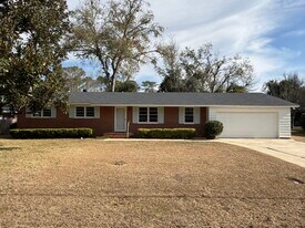 61 Loganberry Cir in Valdosta, GA - Building Photo