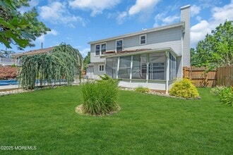 94 Heritage Dr in Howell, NJ - Building Photo - Building Photo