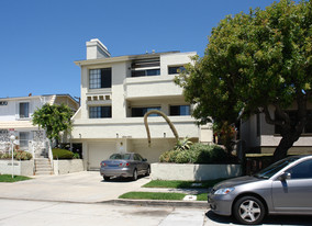 954-960 Sapphire St Apartments