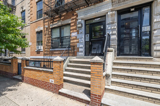 2153 Pacific St in Brooklyn, NY - Foto de edificio - Building Photo