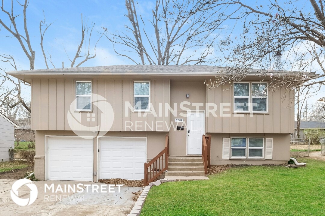 9204 Marsh Ave in Kansas City, MO - Building Photo