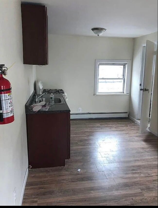 173 Slater St, Unit 2nd  3rd fl duplex apt in Paterson, NJ - Building Photo - Building Photo