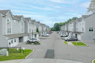 Chestnut Street Townhomes in Danbury, CT - Building Photo - Primary Photo