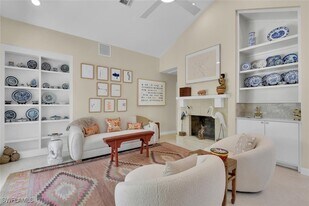 223 11th Ave S in Naples, FL - Building Photo