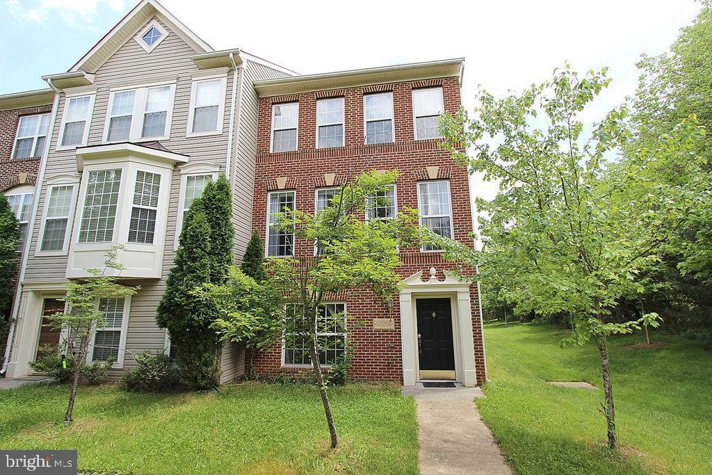 44269 Cornish Ln in Ashburn, VA - Building Photo