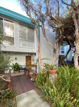 665 The Village in Redondo Beach, CA - Foto de edificio - Building Photo