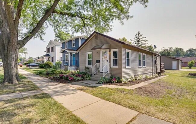 1675 S Cora St in Park Ridge, IL - Foto de edificio - Building Photo
