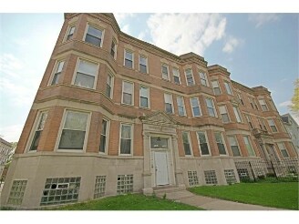 7152 S Emerald Ave in Chicago, IL - Building Photo