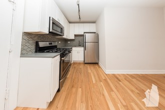 2420 N Kedzie Blvd in Chicago, IL - Building Photo - Building Photo