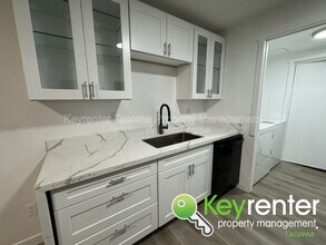 15909 18th Ave Ct E in Tacoma, WA - Building Photo - Building Photo