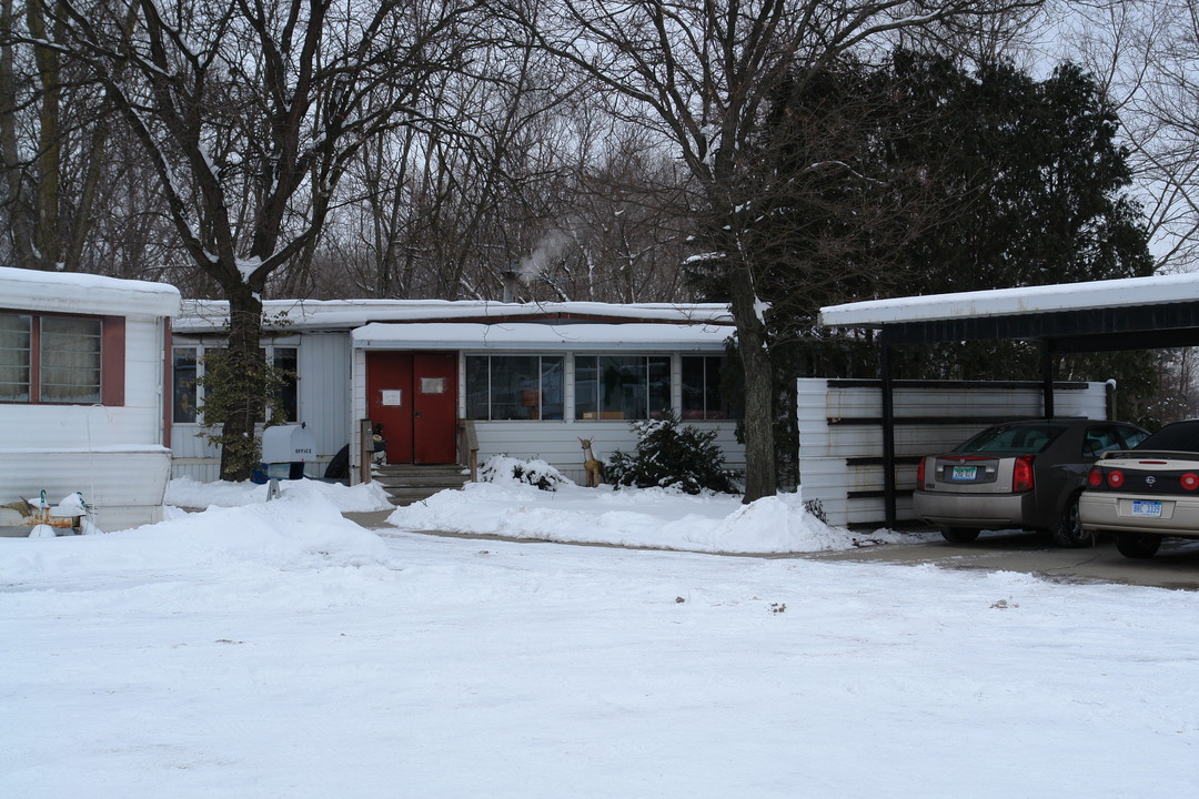 Life O'Riley Mobile Home Park in Lansing, MI - Building Photo