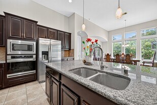 15802 Pine Cone Ln in Tomball, TX - Building Photo