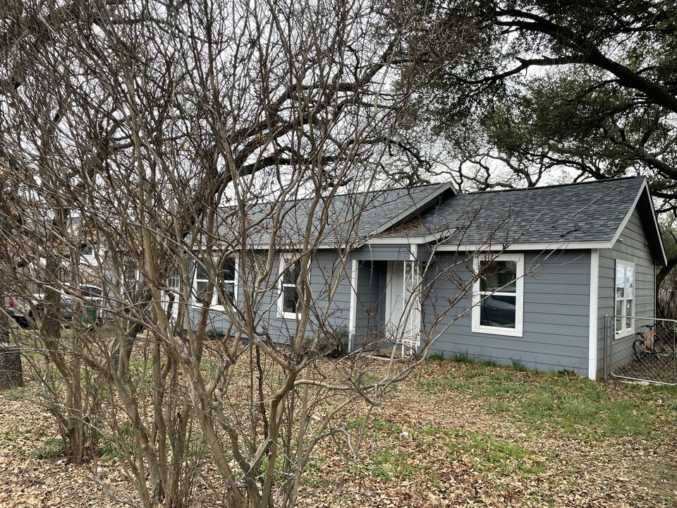 603 E Broadway St in Stephenville, TX - Building Photo