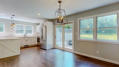 56 Banks Rd in Easton, CT - Building Photo - Building Photo