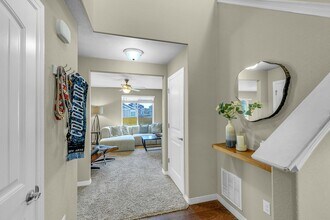 6055 Meadowbank Ln in Colorado Springs, CO - Building Photo - Building Photo